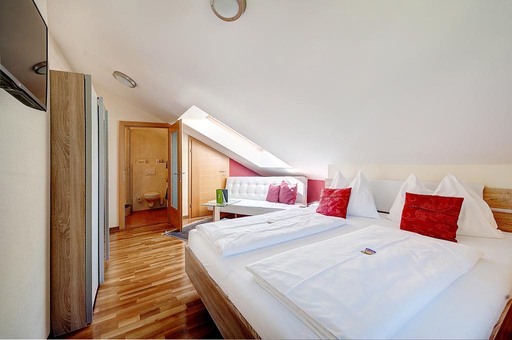 Hotel Buerglstein Sankt Wolfgang im Salzkammergut Luaran gambar
